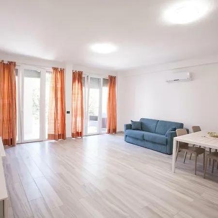 Lungomare - Goelba Apartmán